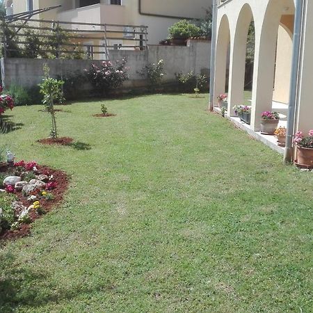 Apartment Barba Liznjan Exterior photo
